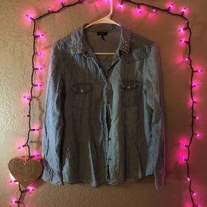 nollie button up with spikish collar